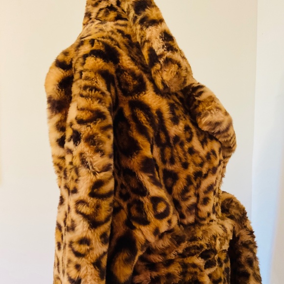 FAUX “CHEETAH” FUR COAT - Picture 2 of 7